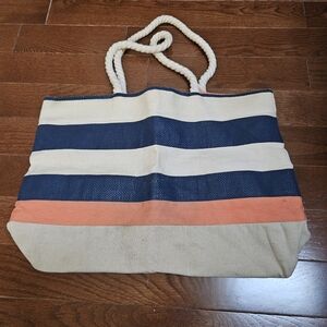 DSW Navy and beige striped beach bag